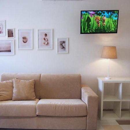 Le Rose Beach & Suites Appartamenti Fronte Mare A Villarosa Martinsicuro Exterior photo