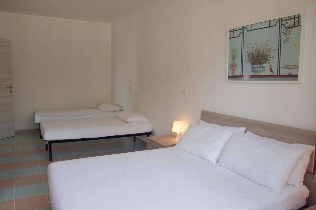 Le Rose Beach & Suites Appartamenti Fronte Mare A Villarosa Martinsicuro Exterior photo